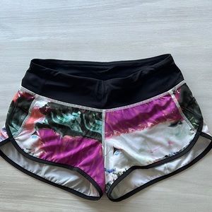 Lululemon 2.5 inch lined SPEED SHORT